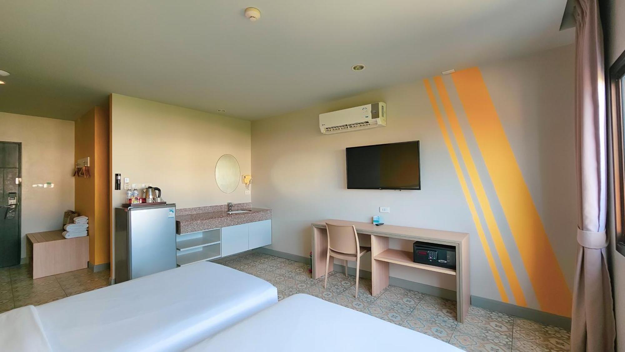 Recenta Suite Phuket Suanluang Εξωτερικό φωτογραφία